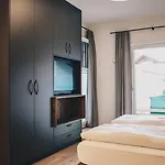 Two Timez - Boutique Szálloda