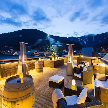 Hotel Two Timez - Boutique - With Ac