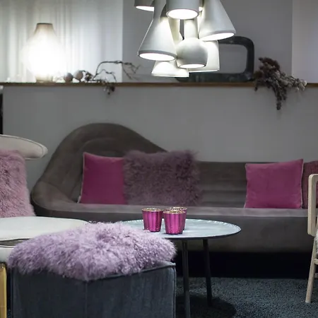 Hotel Two Timez - Boutique - With Ac
