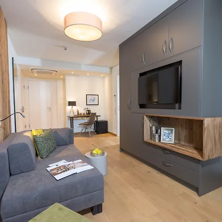 Two Timez - Boutique צל-אם-זי