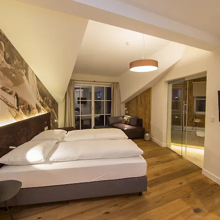 Two Timez - Boutique Szálloda 4*