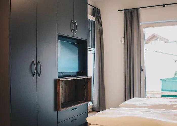 Two Timez - Boutique - With Ac Hotel