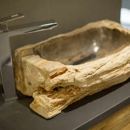 Two Timez - Boutique Готель 4*